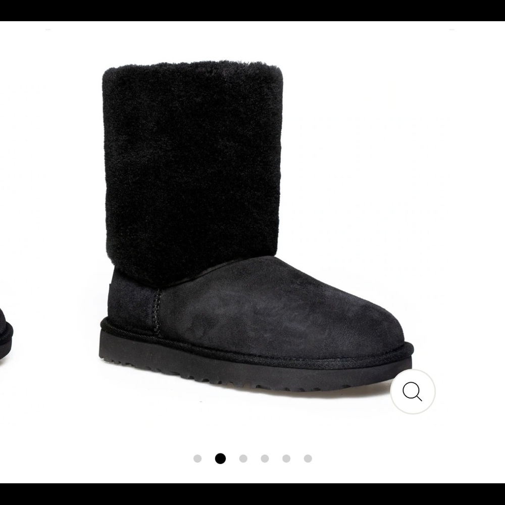 All black Sherpa detail short UGG boots